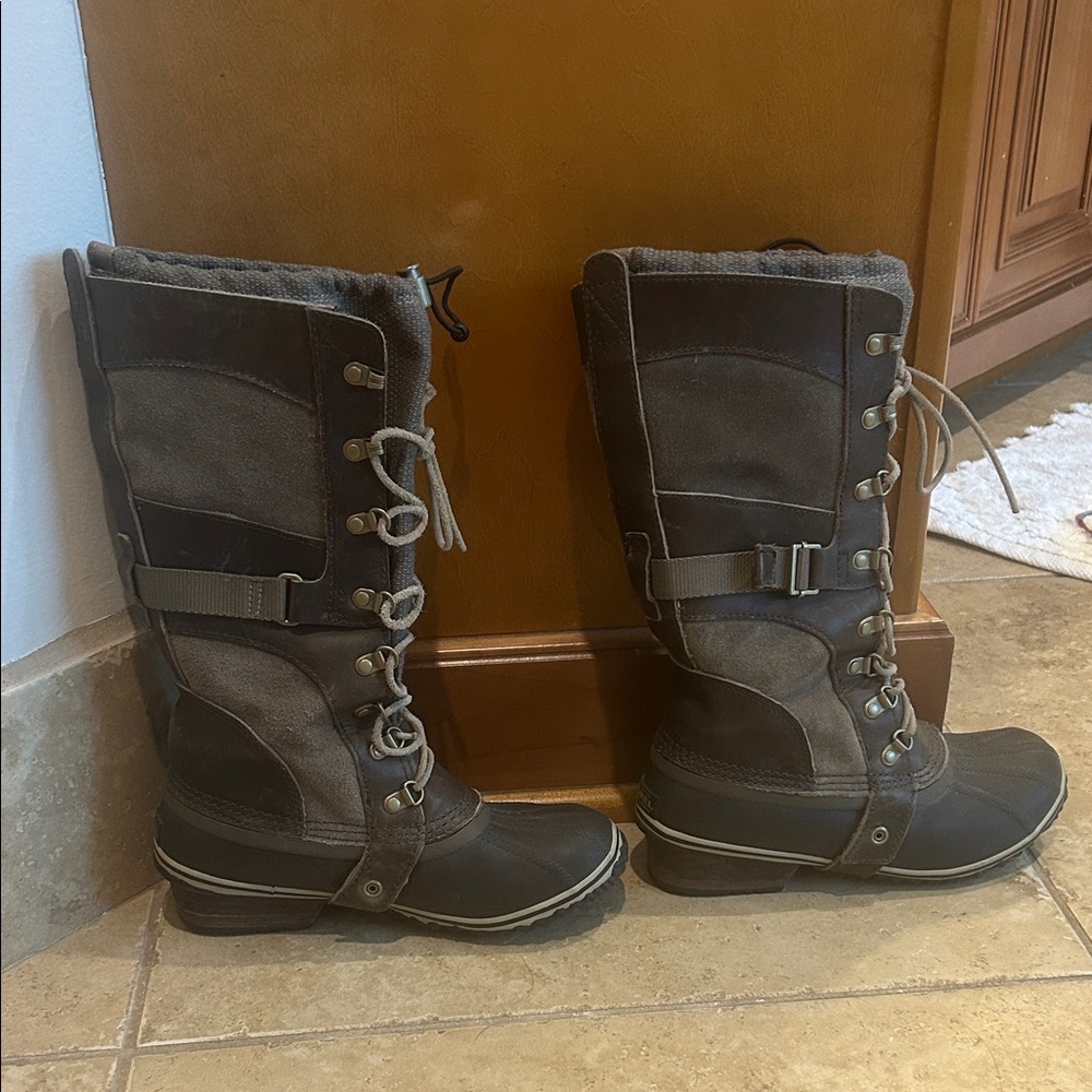 Sorel Women's Winter Boots - Brown and Gray